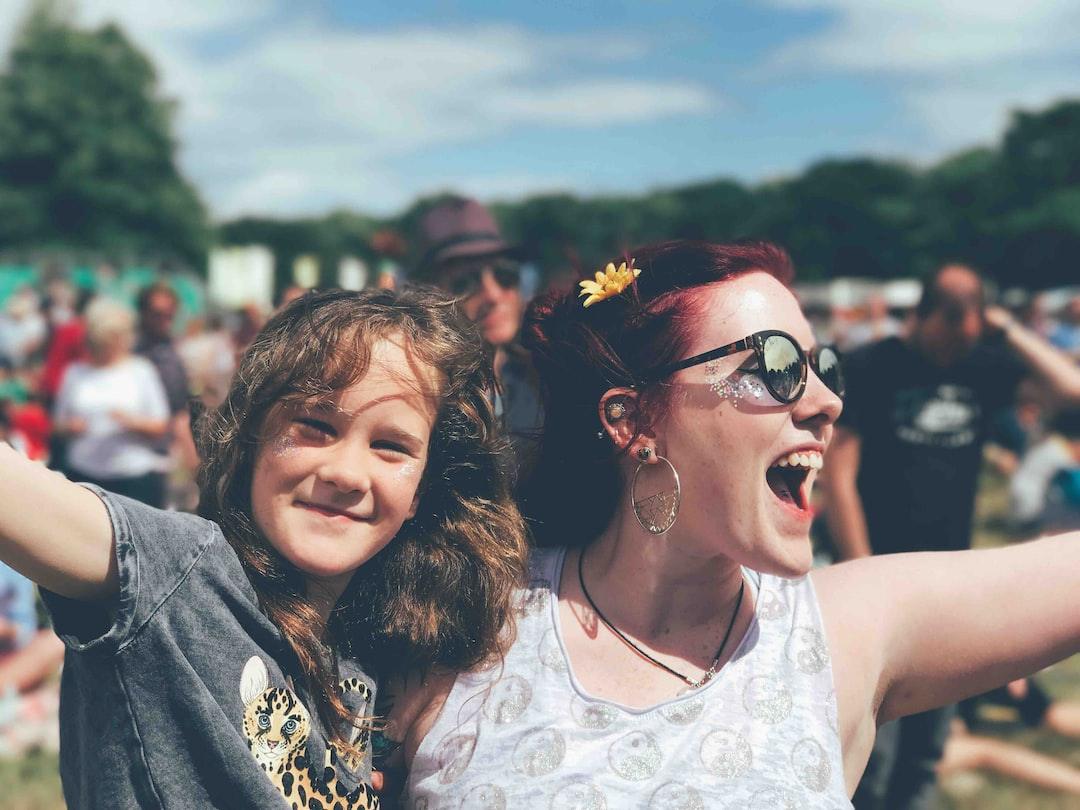 Discover the Versatility and Style of Clip-On Sunglasses: Top Choices for 2023 - Rad Sunnies