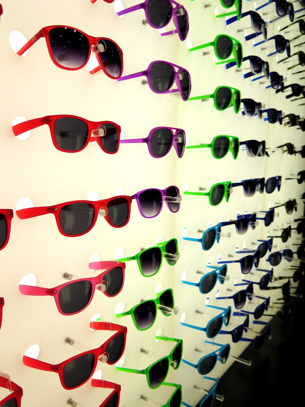 The Hottest Sunglass Trends to Look Out for in 2024